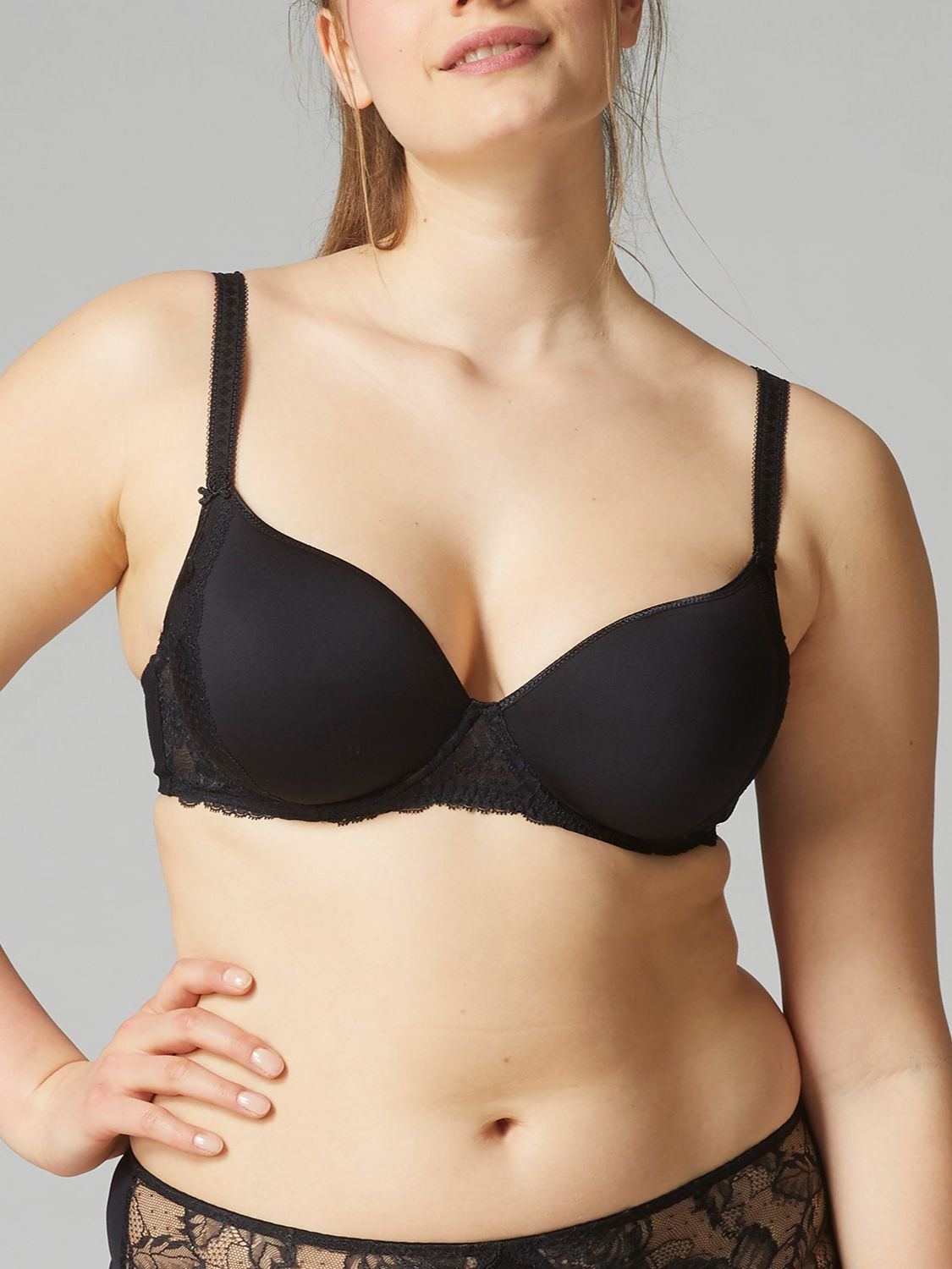 Soutien-gorge emboitant décolleté plongeant - Noir