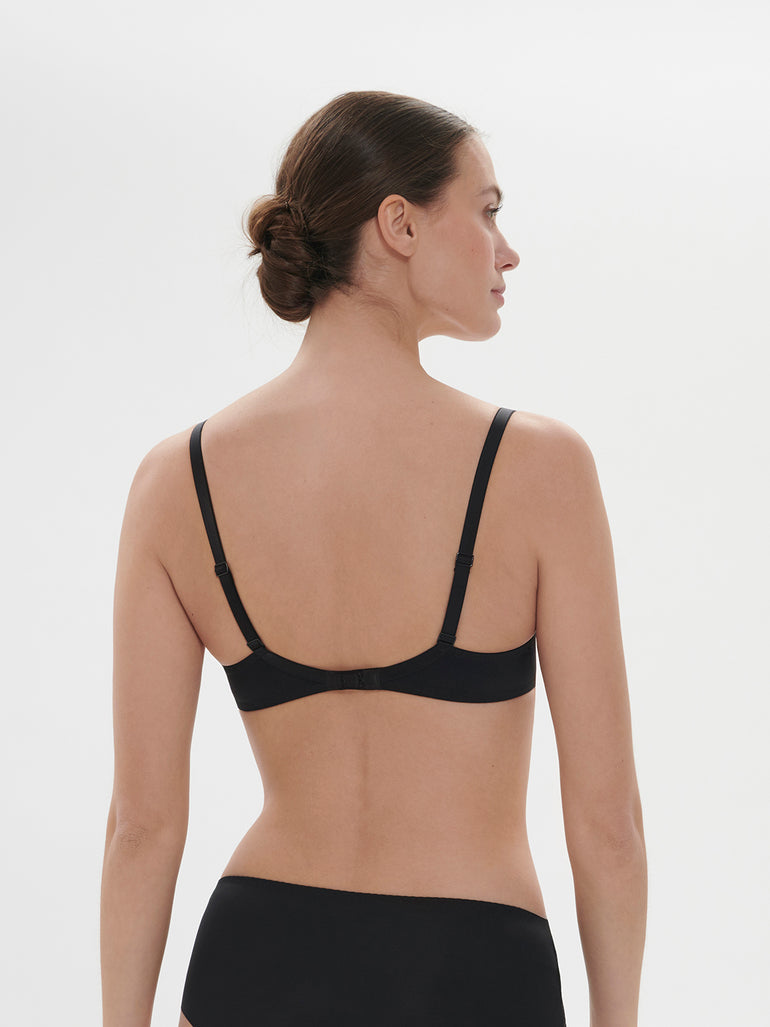 Soutien-gorge avec armatures décolleté plongeant - Noir