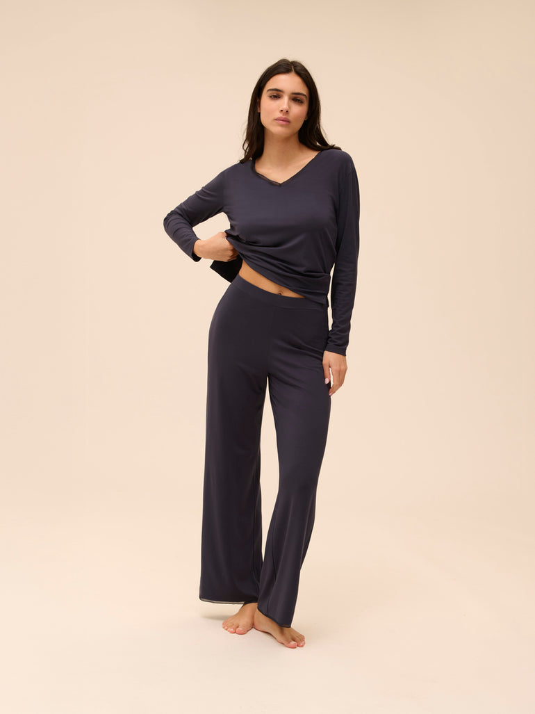 Top manches longues décolleté brodé - Pleine Lune