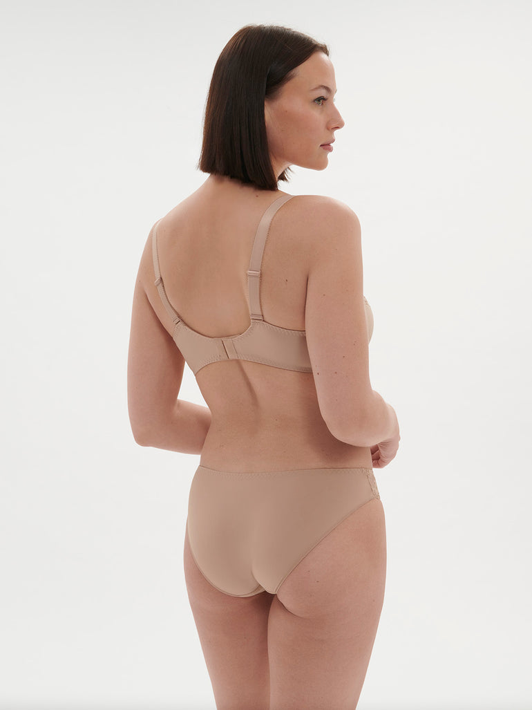 Soutien-gorge avec armatures emboitant - Peau