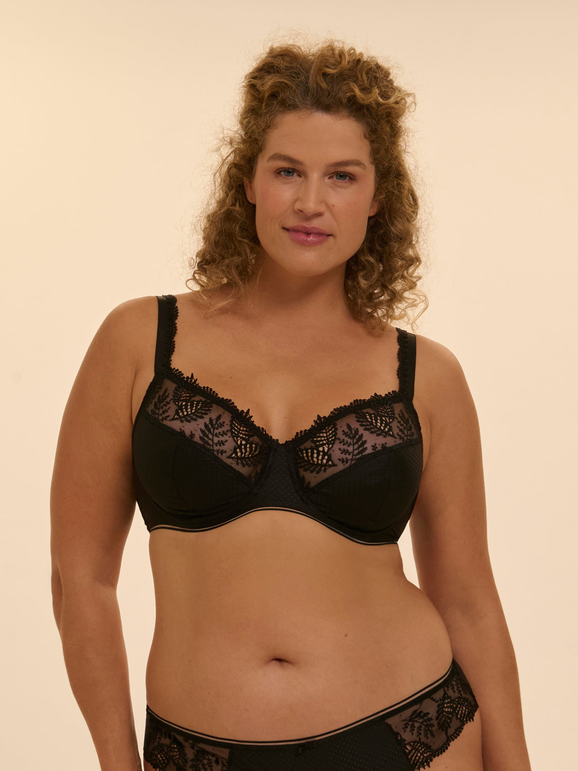Soutien-gorge emboitant pour poitrine généreuse - Noir